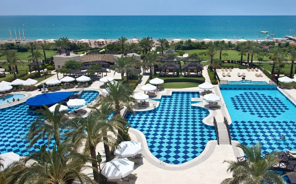 Kempinski Hotel the Dome